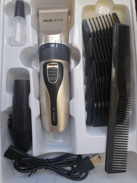 奥克斯电动剃头理发器成人电推剪电推子理发工具你们的电池能用多久，看这个充满电理不了两个人的发，电池太差了？