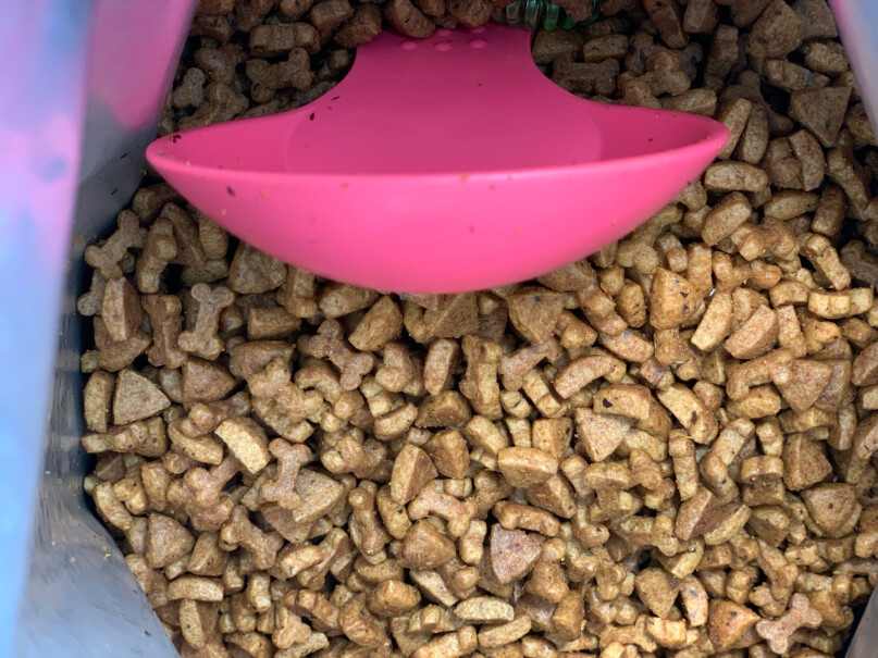 比瑞吉狗粮优选中大型通用成犬粮定制款15kg巴哥犬可以吃吗？