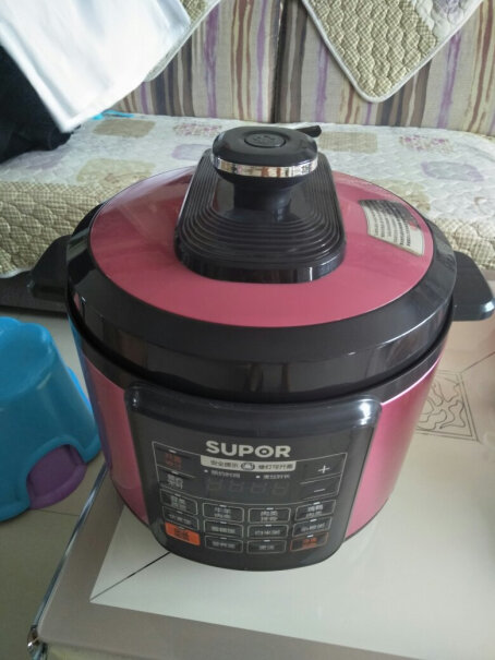 苏泊尔电压力锅一锅双胆你好。这个有几个颜色？