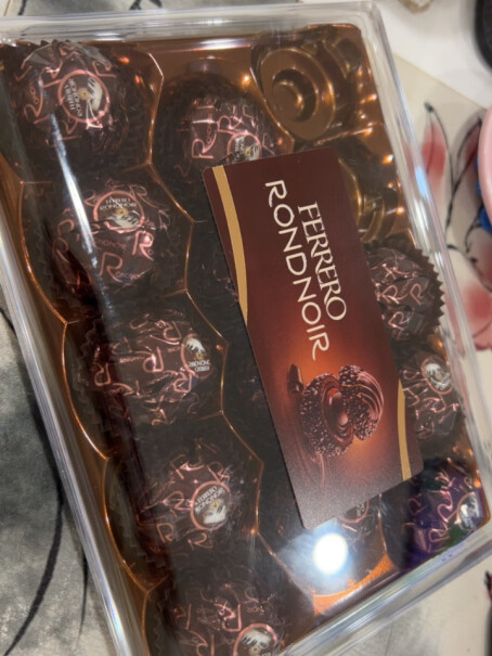 费列罗黑莎榛仁夹心黑巧克力礼盒选购哪种好？产品使用情况报告？