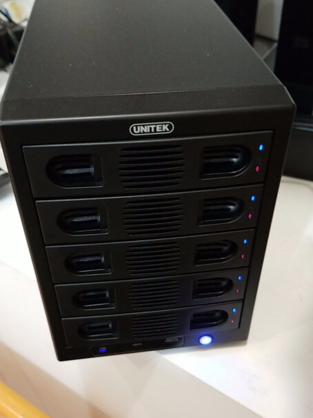 UNITEK硬盘柜5盘位RAID阵列Y-3359R请问支持顺序上电吗？