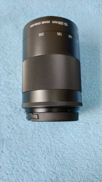 佳能EF-M 32mm定焦镜头佳能1300D能用此款镜头吗？