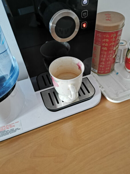 美国惠而浦即热式饮水机台式家用速热迷你办公室桌面小型茶吧机出来的水有塑料味吗？