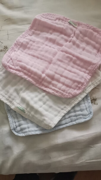 全棉时代婴儿口水巾这款掉色吗？