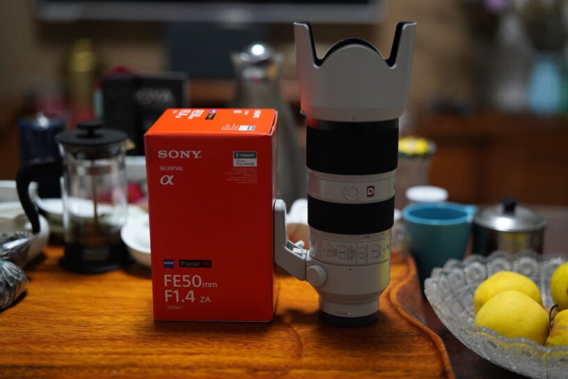 SONY FE 50mm F1.4 ZA微单镜头据说这头和佳能50 1.2有得一拼，是不是真的？
