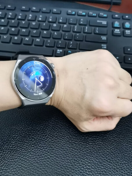 HUAWEIWATCHGT3PRO华为手表运动智能46mm戴着大不大？