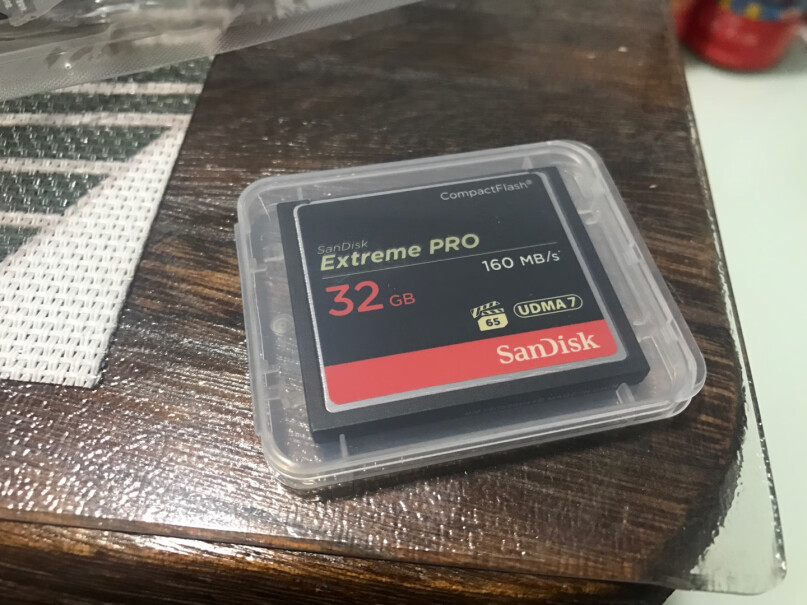 闪迪64GBCF存储卡5D4可以用？