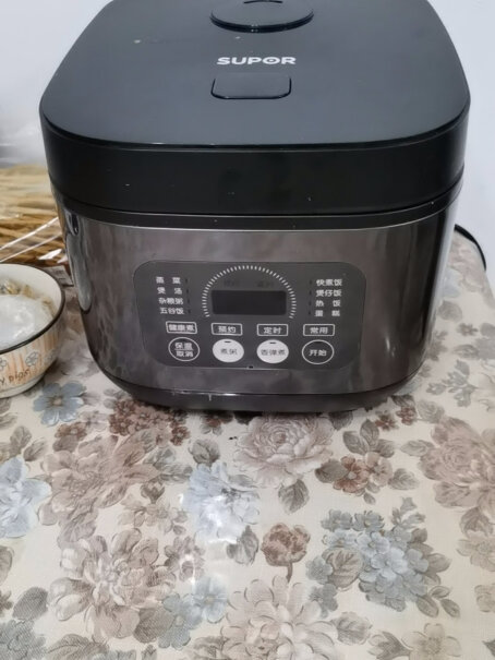 苏泊尔电饭煲智能预约多功能电饭锅煮饭时不显示时间吗？
