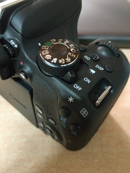 佳能 EOS 200D II 相机套装可以自拍吗？