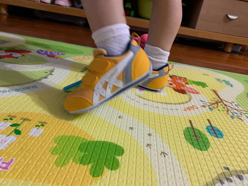 儿童运动鞋ASICS评测真的很坑吗？评测质量好不好？