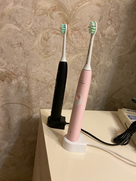 电动牙刷飞利浦PHILIPS电动牙刷哪个值得买！评测性价比高吗？