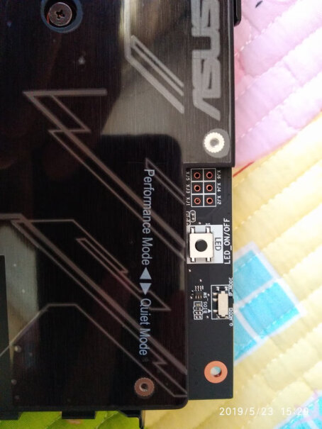 华硕GT1030精选2GB GDDR5显卡右侧的（8+4pin)插口，怎么接线的？