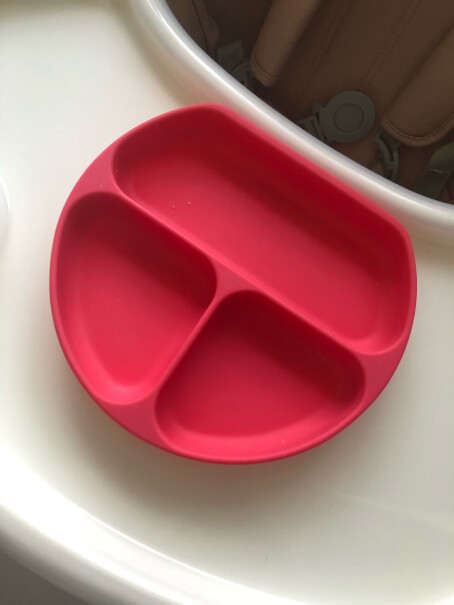 bumkins宝宝餐盘婴儿童分格吸盘硅胶餐盘粉色需要买配套的勺子吗？可以用到几岁呀？