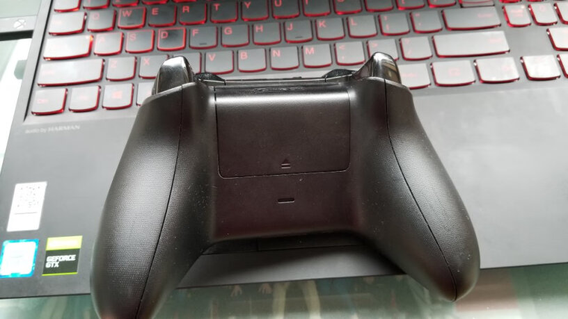 微软Xbox无线控制器磨砂黑+Win10适用的无线适配器适配器能连接两个手柄吗？