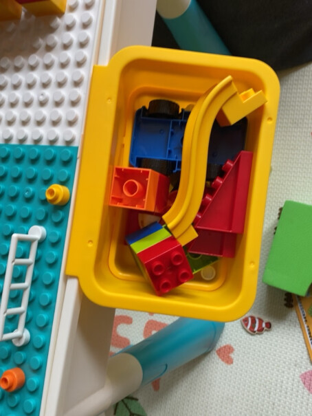 奥迪双钻儿童多功能玩具积木桌质量咋样？