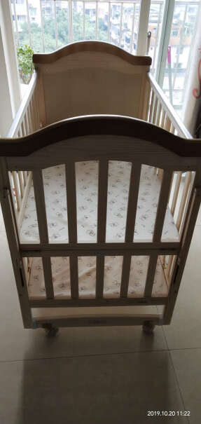 婴儿床呵宝婴儿床实木环保无漆新生儿bb宝宝幼儿摇篮床质量真的好吗,应该注意哪些方面细节！