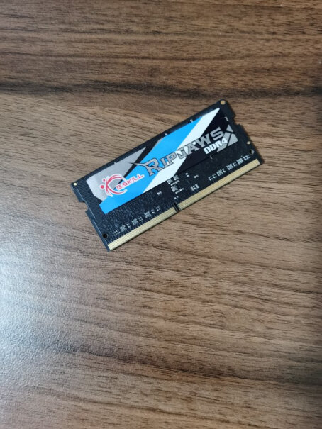 芝奇8GB DDR4 3200笔记本内存条和三星DDR4 2400兼容吗？