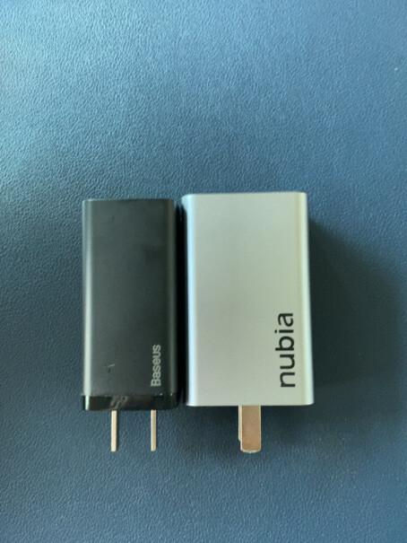 努比亚65W氮化镓充电器GaN你们用a口充ipad充满了不拔平板会不会一直提醒 正在充电？