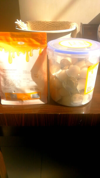 京东JOY定制款BOTH猫零食山羊奶蛋黄猫布丁15g*20一个多月幼猫能不能吃？一天多少个合适？？作为奖励或者零食。主食还是吃猫粮。