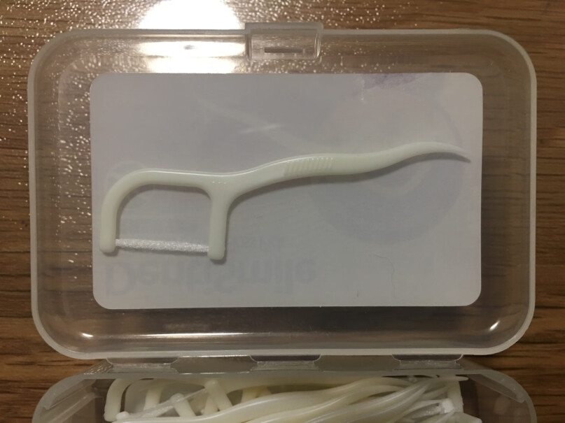 屈臣氏圆线护理牙线棒50支X12盒量贩式是多少盒？