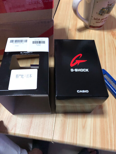 卡西欧CASIO手表G-SHOCK系列男士运动手表这个跟自营的那款有什么区别呢？价格差这么多？