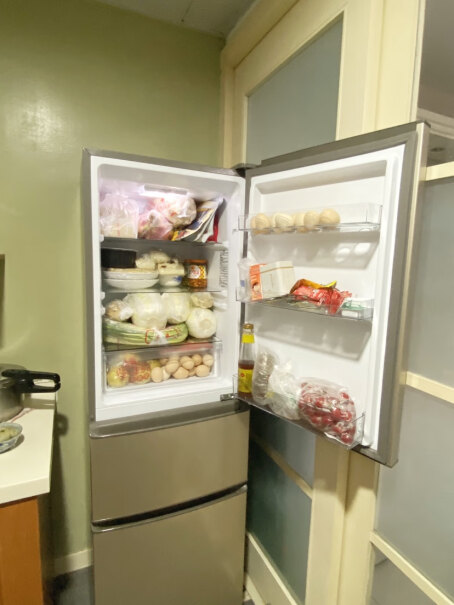 海尔216升直冷冰箱三门三温区多门小型迷你家用租房低音节能不占地中门软冷冻以旧换新BCD-216ST冰箱启动的时候声音大吗？