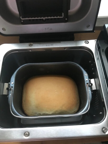 美的面包机早餐烤面包机和面机工作时噪声大吗？