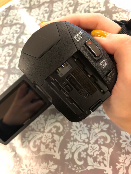 索尼FDR-AX700高清数码摄像机请问，能拍慢镜头么？