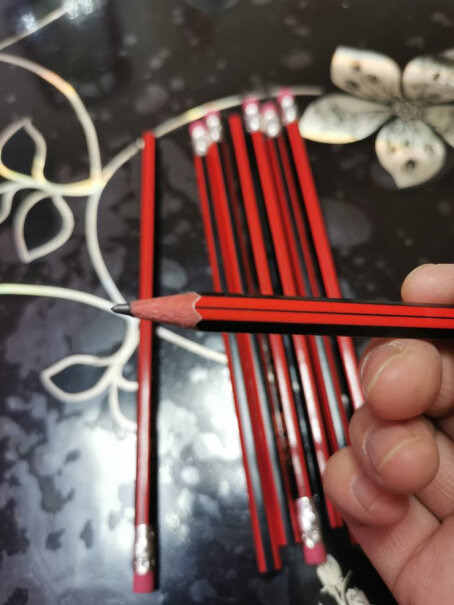 笔类晨光M&G文具2B六角木杆铅笔经典红黑抽条铅笔评测下怎么样！这样选不盲目？