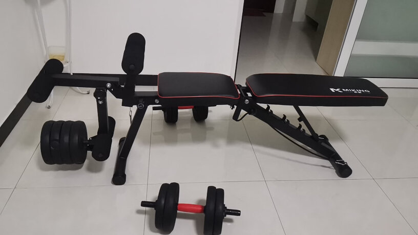迈康哑铃凳健身椅家用多功能专业健腹板这个有哪些器械配套的？