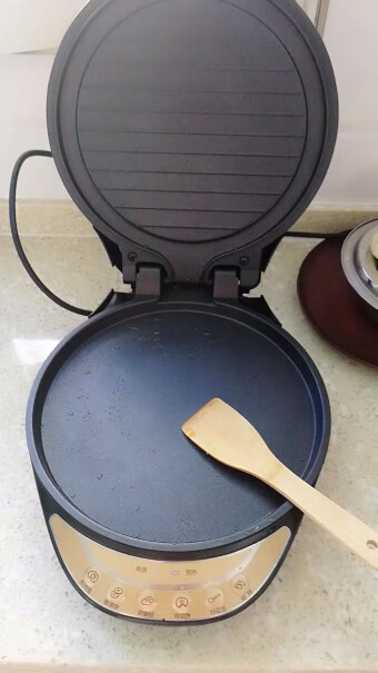 美的电饼铛家用早餐机双面加热悬浮烤盘电饼档这个按键的，东西熟了会自己断电吗？