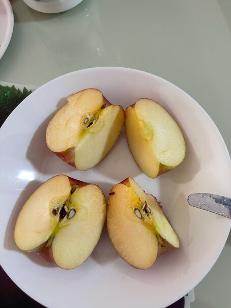 新疆阿克苏苹果5kg礼盒单果160-200g这个好吃还是农夫山泉好吃？