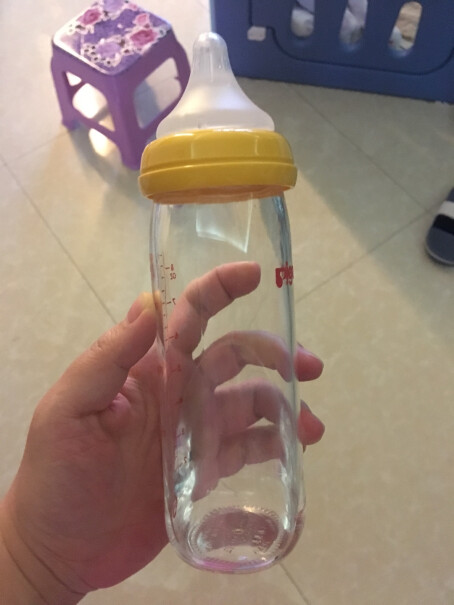 贝亲Pigeon宽口径玻璃奶瓶奶嘴套装婴儿奶瓶240ml+自然实感婴儿奶嘴L码+LL码一岁了。奶粉喂养，选择那种呢？