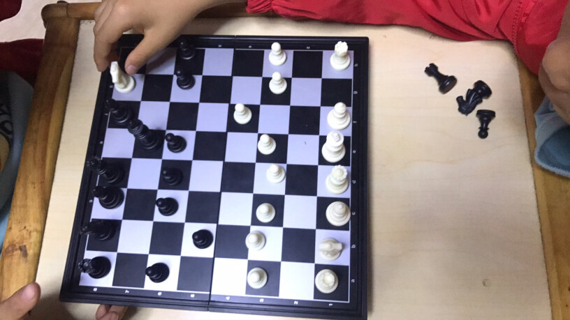 国际象棋友邦国际象棋黑白色磁性可折叠便携培训教学用棋评测下来告诉你坑不坑,大家真实看法解读？