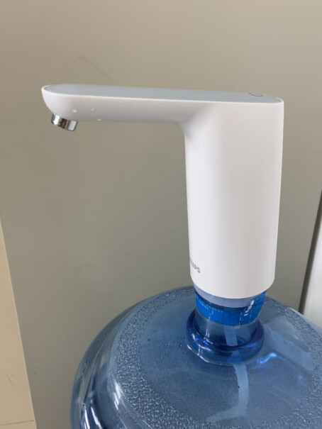 飞利浦桶装水抽水器电动抽水机大桶矿泉水自动上水器可以湿水清洗吗？