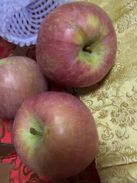 峡城人家苹果红富士苹果新鲜水果彩箱礼盒装质量真的好吗？适不适合你！看质量怎么样！