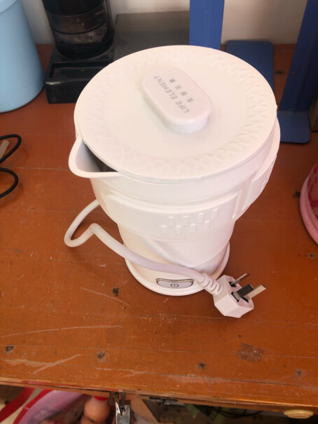 生活元素迷你硅胶旅行折叠电水壶便携式烧水壶不插电是不是也可以使用，带宝宝坐车一个保温杯的水不够。想说是否可以在车上煮水呢？