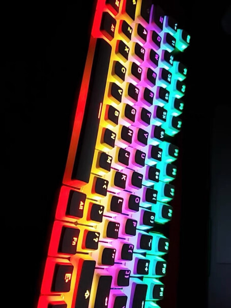 雷神有线游戏机械键盘红轴KG3089R幻彩版可以充电无线用吗？