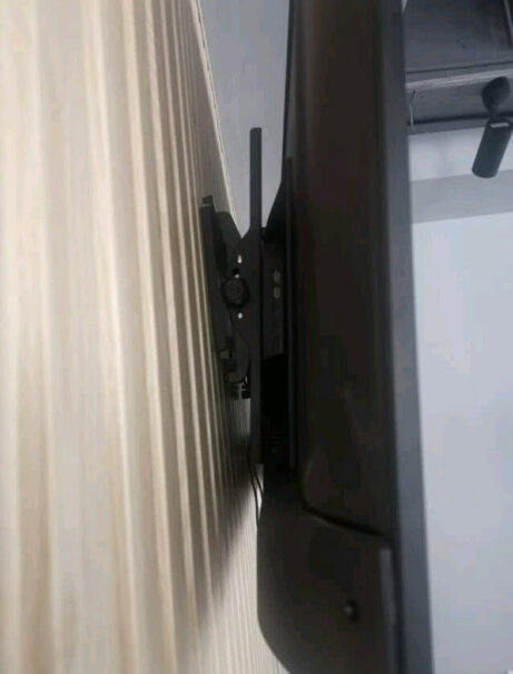 七角板电视机挂架通用电视支架石膏墙可以挂吗？