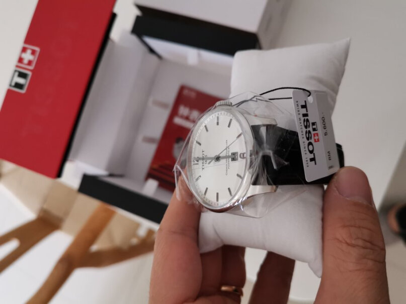 天梭TISSOT瑞士手表杜鲁尔系列皮带机械男士经典复古手表走秒哒哒哒的响正常吗？