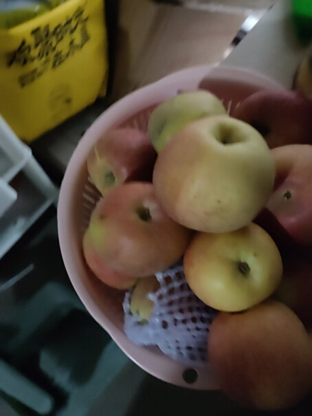 新疆冰糖心苹果整箱10斤净重8.5斤5斤的有多少个？