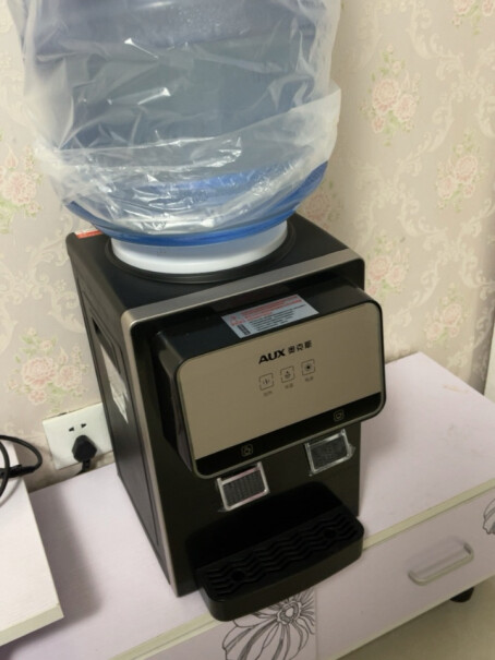 奥克斯AUX饮水机家用小型制热型台式桌面手动复位温控在哪？