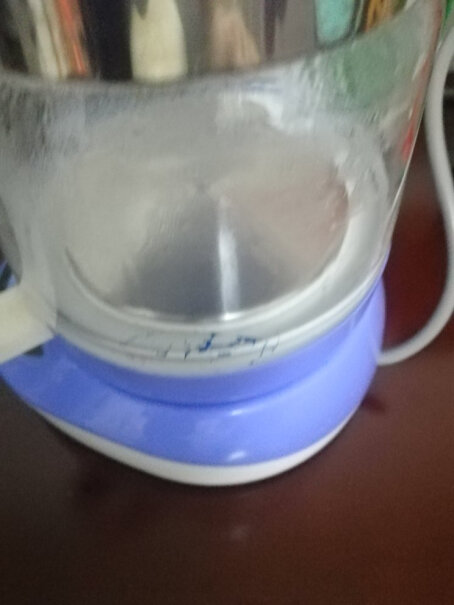 新贝恒温水壶婴儿恒温调奶器这个水壶用着有一股很大的塑料味儿，大家的有吗？