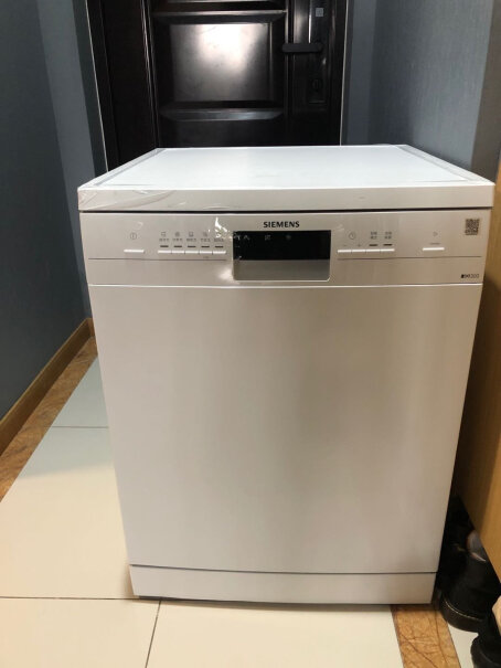 西门子SIEMENS烟灶洗套装请问这款洗碗机，台面800高能装吗？