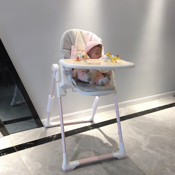 爱音宝宝餐椅儿童婴幼儿餐椅座椅宝宝坐得住吗？容易站起来吗？