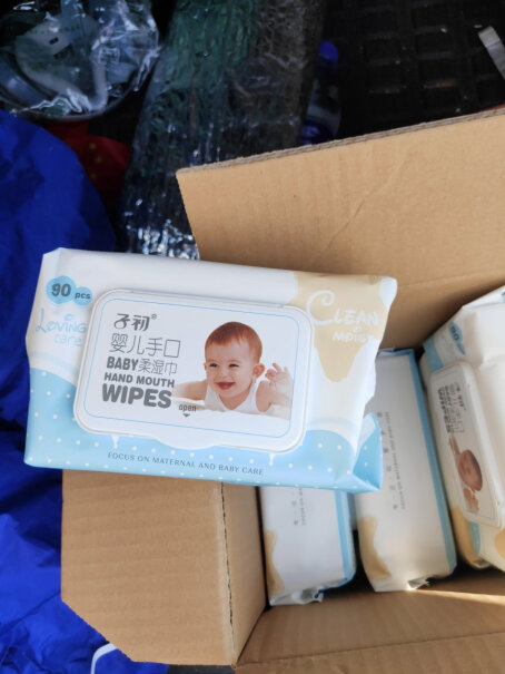 子初婴儿手口柔湿巾新生儿纸巾抽一张出来是一拽就可以拽更长的那种吗？就用手拉一下会严重变形的那种吗？