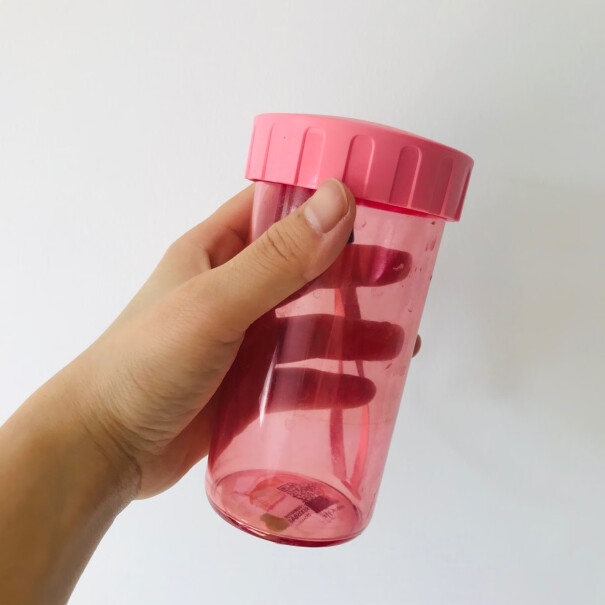 塑料杯特百惠雅致塑料杯310ml小巧便携带拎绳儿童学生随心水杯子好用吗？使用体验？