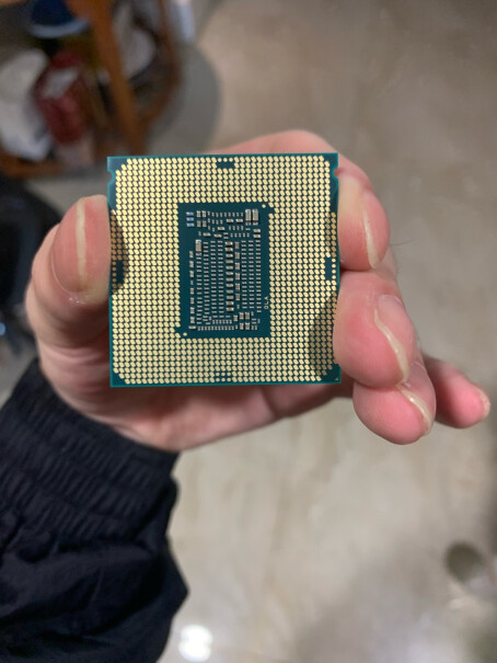 英特尔 i5-9600K CPU处理器9900KS用360水冷压默频待机多少度，全核5G多少度？