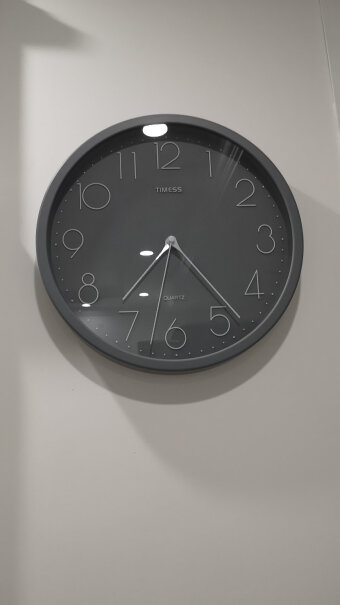 Timess挂钟创意简约钟表客厅静音石英钟表挂墙卧室时钟怎么没9英寸的？
