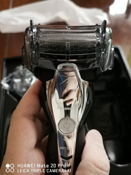 松下电动剃须刀刮胡刀小锤子系列ES-LM31-W白色有鬓角修剪器嘛？